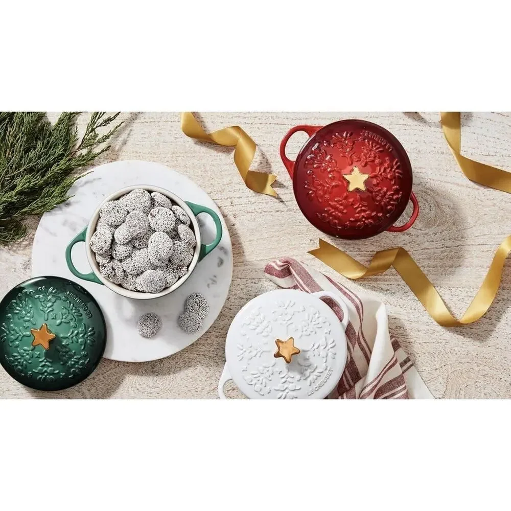 Le Creuset Stoneware Mini Cocotte with Gold Star Knob 24oz Artichaut Tree NIB